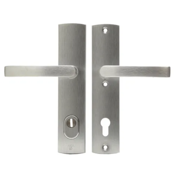 AXA Veiligheidsbeslag Curve Plus kruk Blok PC85 met kerntrekbeveiliging deurdikte 38 tot 44 mm SKG3 AXA Veiligheidsbeslag Curve Plus kruk Blok PC85 met kerntrekbeveiliging deurdikte 38 tot 44 mm SKG3