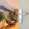 Hoppe New York veiligheidsbeslag kruk/kruk - aluminium F1 - PC92 met kerntrekbeveiliging (afgerond) - SKG*** Hoppe New York veiligheidsbeslag kruk/kruk - aluminium F1 - PC92 met kerntrekbeveiliging (afgerond) - SKG***